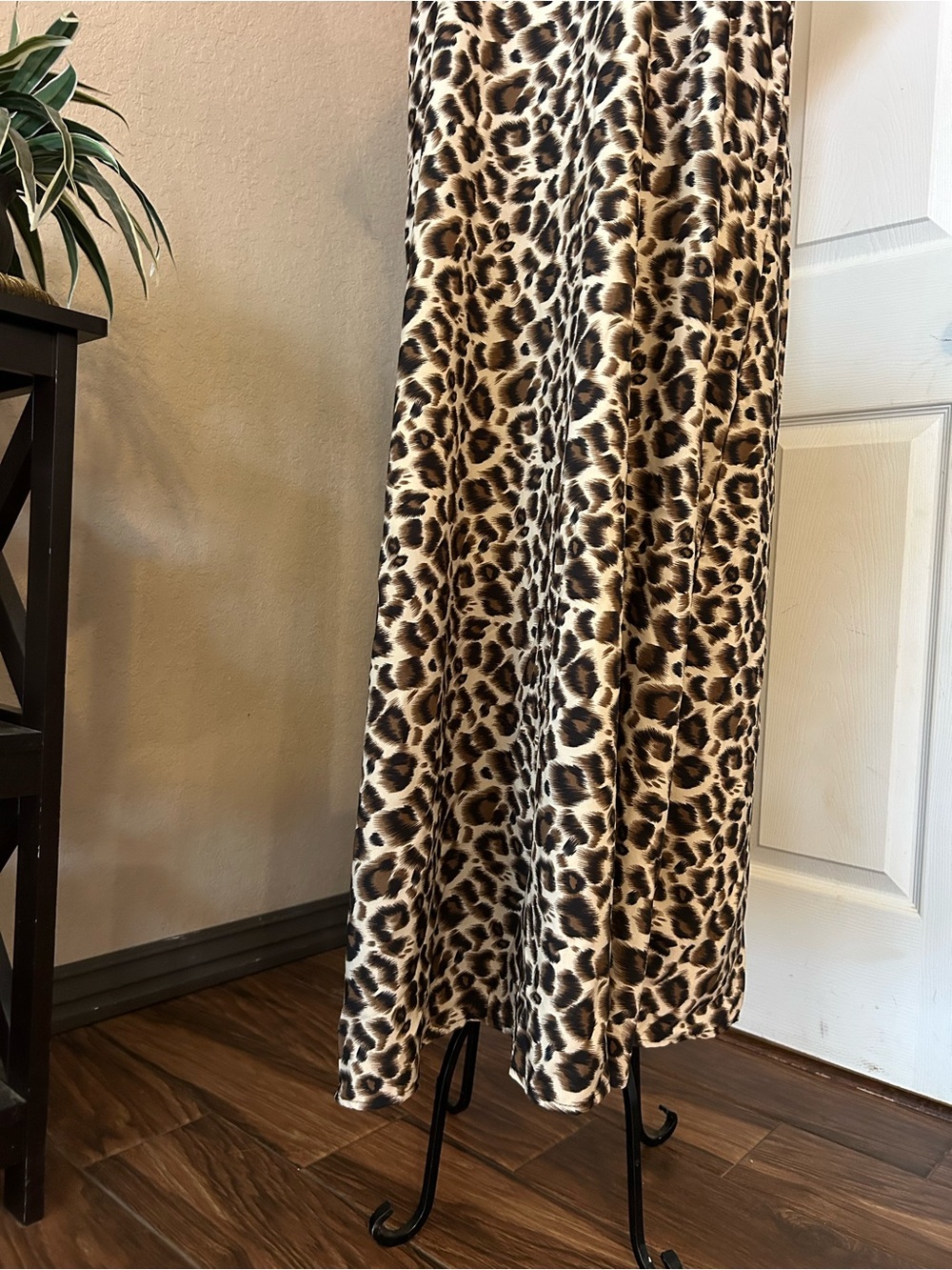 Leopard Print T-Shirt Maxi Dress - Picture 3 of 5